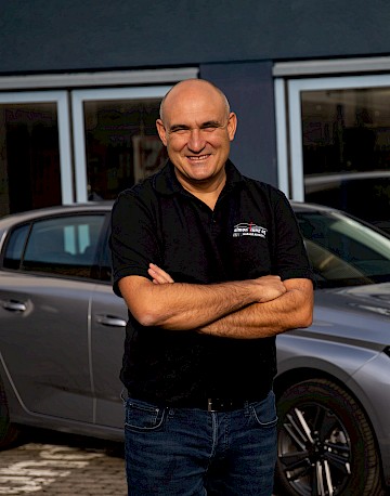 SIMON KUNZ